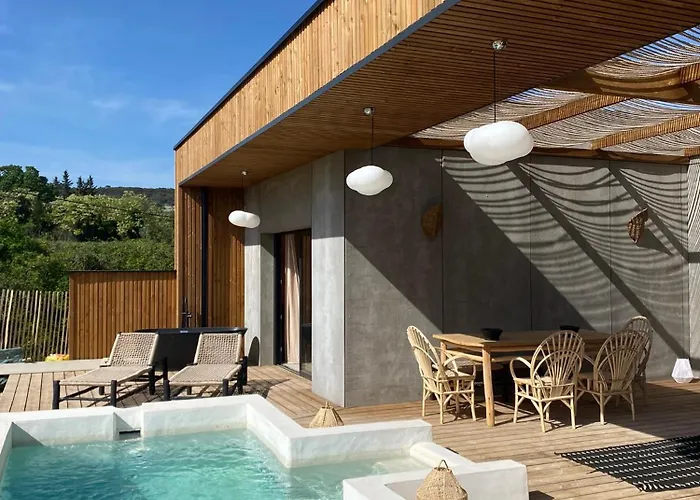 Magnifique Ecologique Piscine Jacuzzi Vila