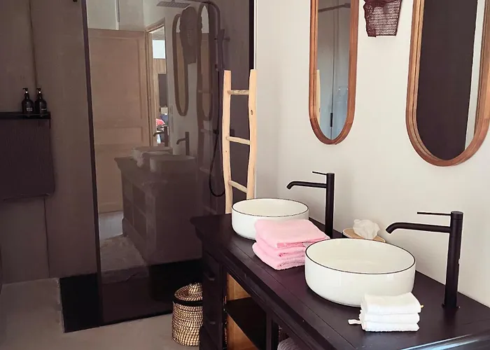 Magnifique Ecologique Piscine Jacuzzi Vila